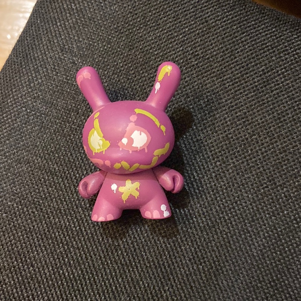 KID ROBOT RARE DUNNY 2008 FRENCH SERIES VINYL FIGURE 3 inch